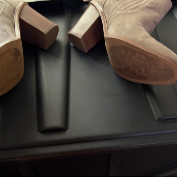 NWT - Picture 3 of 4